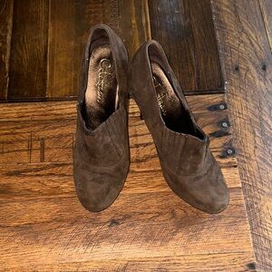 **New** Cole Haan Women's Brown Heeled Boots 🍁